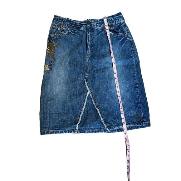 Disney Store Pirates Of The Caribbean Denim Skirt Women’s 6 knee high distressed - Picture 4 of 6